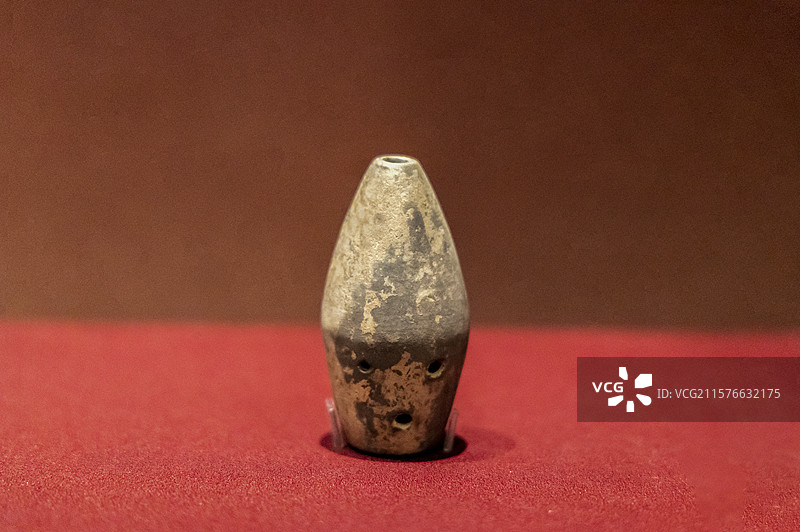 北京大运河博物馆“看·见殷商”展：陶埙（商，1988年安阳殷墟遗址刘家庄北地M121出土）图片素材
