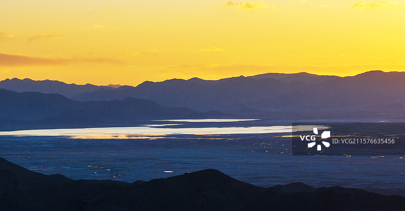 航拍改则昂巴隆巴山图片素材