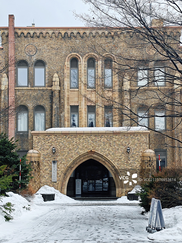 冬天日本北海道大学教学楼建筑图片素材