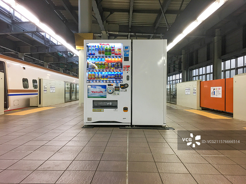 日本石川县金泽站是日本唯一获选全球最美丽的车站之一图片素材