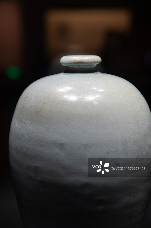 金代钧窑梅瓶图片素材