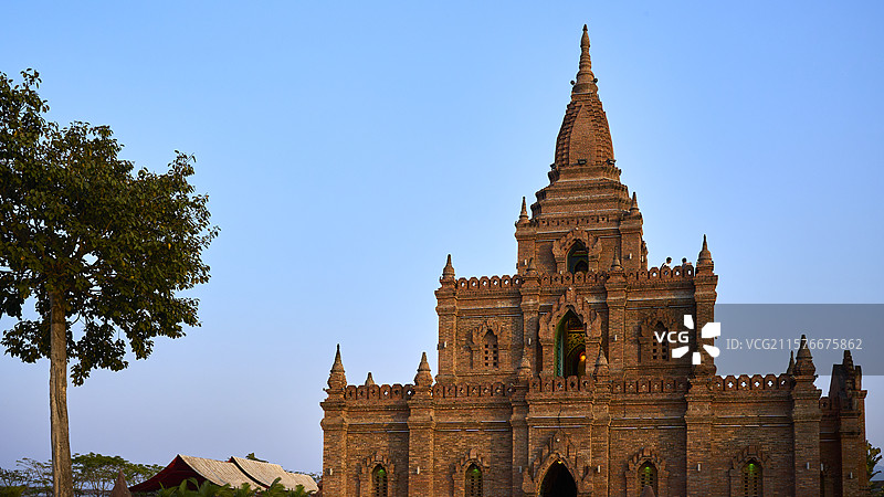 一寨两国里的建筑图片素材