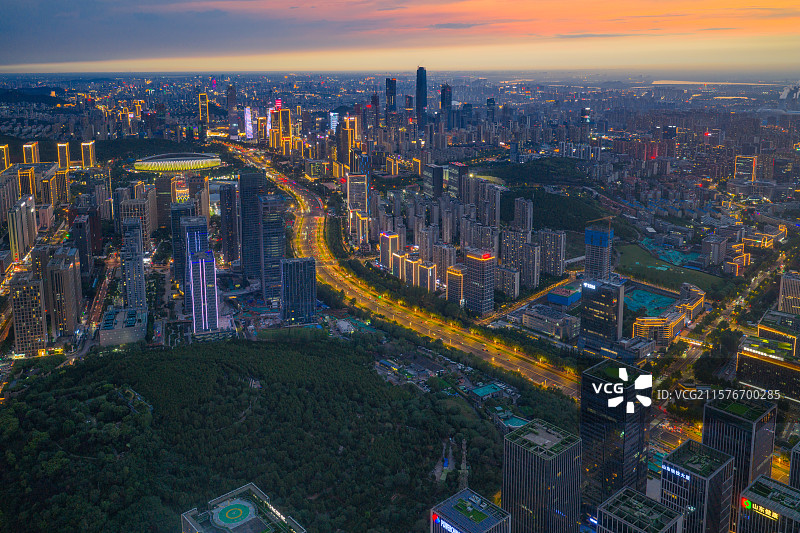 航拍夕阳下的济南汉峪金谷与CBD图片素材