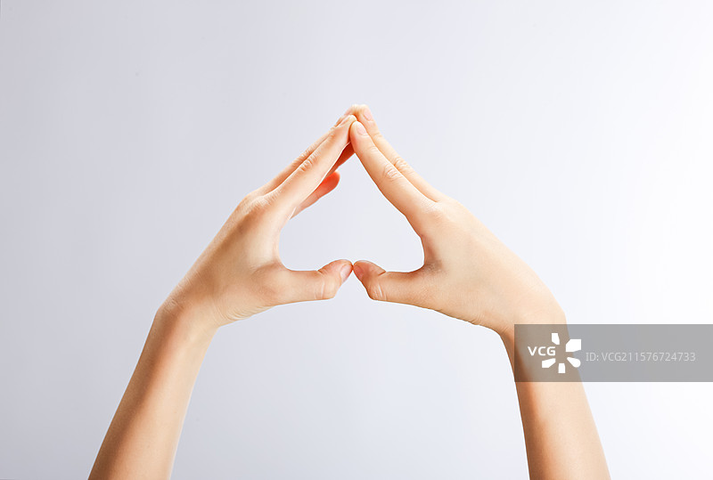 两只手做着心形图案图片素材