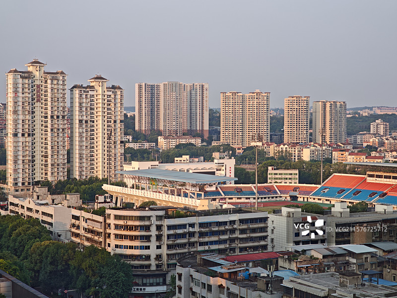 四川绵阳市涪城区南河体育中心和和周边住宅楼图片素材