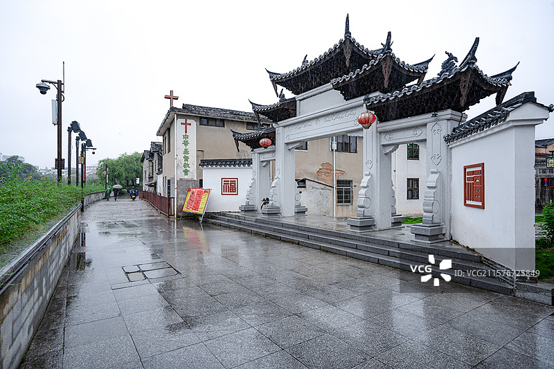 雨中的长汀古城古建筑，福建长汀图片素材
