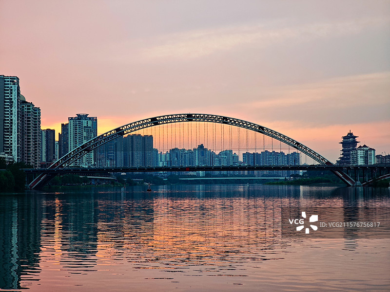 绵阳涪江富乐大桥日落晚霞图片素材