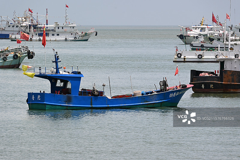 舟山朱家尖乌石塘-渔船停靠港口图片素材