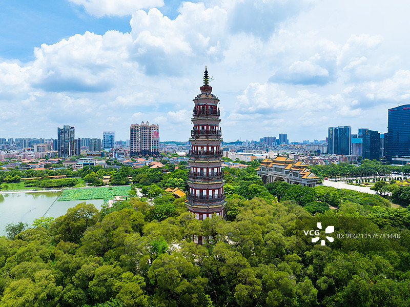 广东省佛山市顺德区网红热门景点：顺峰山公园青云塔图片素材