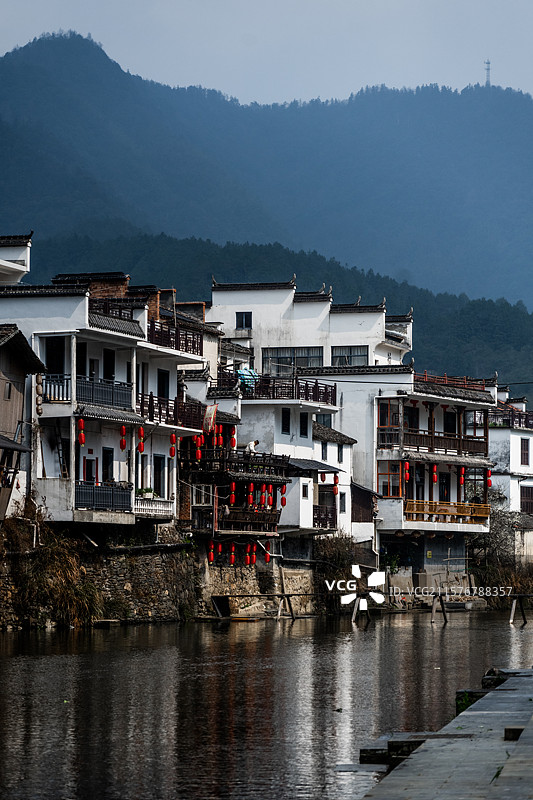 上饶江边小镇 赣派建筑图片素材
