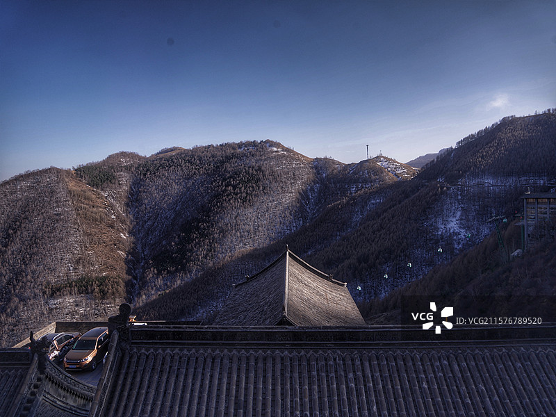 五台山佛母洞，深藏于南台支脉山顶，洞分内外，乳石如脏腑，与佛诞传说契合，入出其间，仿若重生，充满神秘图片素材