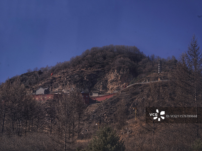 五台山佛母洞，深藏于南台支脉山顶，洞分内外，乳石如脏腑，与佛诞传说契合，入出其间，仿若重生，充满神秘图片素材