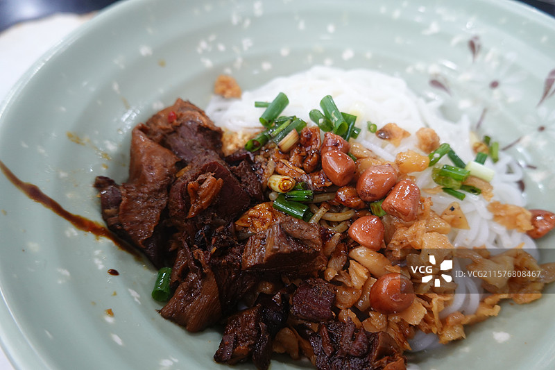南昌传统美食拌粉和鸡蛋肉饼汤图片素材