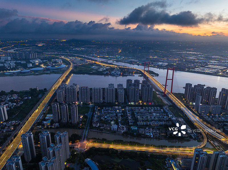 广东省佛山市顺德区：顺德大桥和碧桂园凤凰湾图片素材