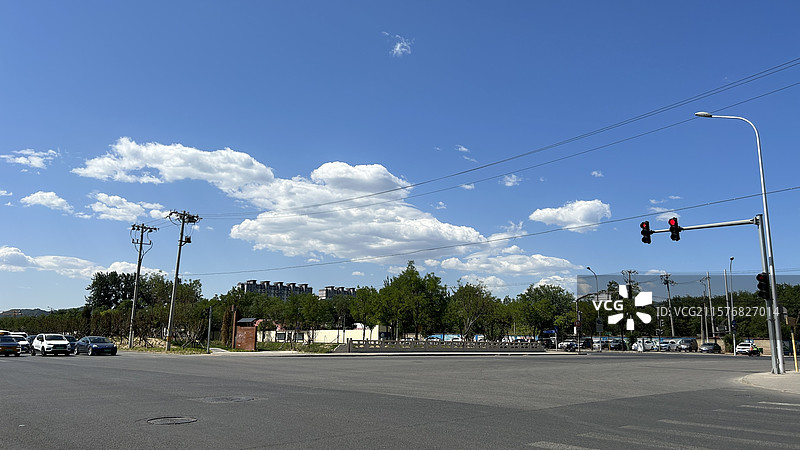 街道和云图片素材