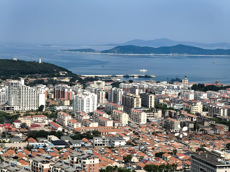 俯瞰远眺烟台都市海景风光图片素材