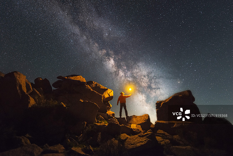 点亮夜空图片素材