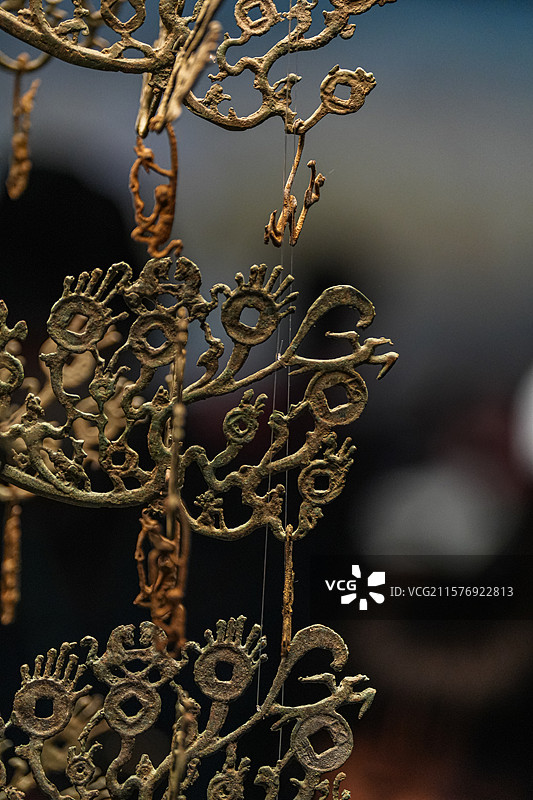 东汉 青铜摇钱树 绵阳三台县博物馆图片素材