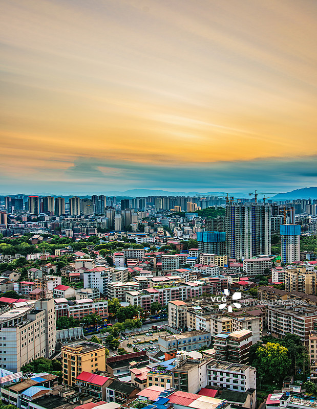 湖南邵阳双清区宝庆东路城市风光夕阳下日落夜景图片素材