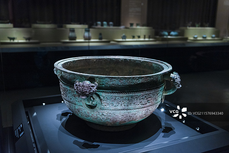 蟠螭纹鉴 春秋时期 山西博物院藏图片素材