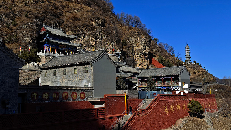 五台山佛母洞，深藏于南台支脉山顶，洞分内外，乳石如脏腑，与佛诞传说契合，入出其间，仿若重生，充满神秘图片素材