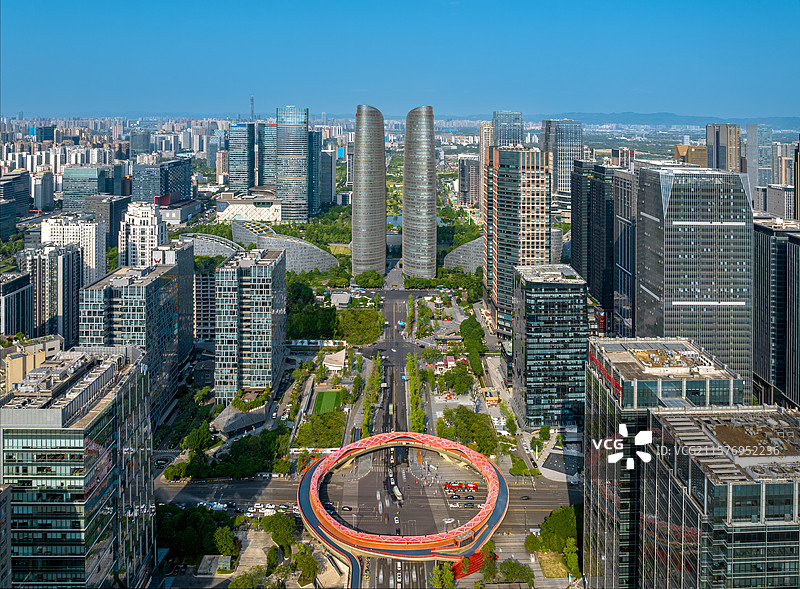 中国四川成都金融城双子塔建筑航拍图图片素材