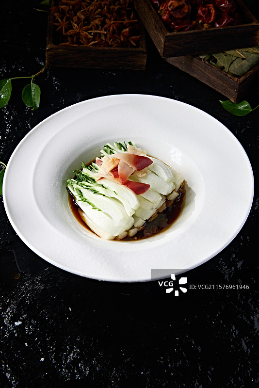 浇汁北极贝尖配奶白菜芯图片素材