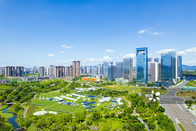 成都天府新区中央商务区天府公园白昼航拍成都世运会攀岩浮士德球比赛场地图片素材