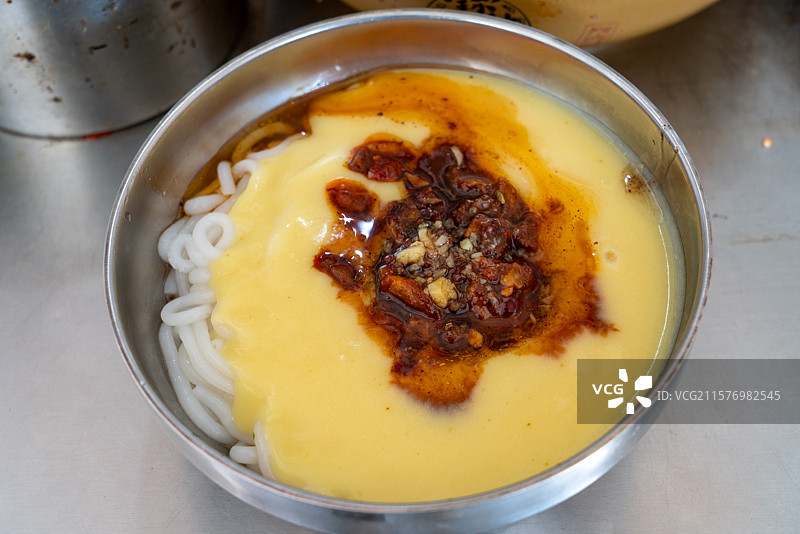 云南省德宏州特色小吃稀豆粉米线图片素材