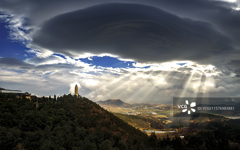 大理祥云水目山图片素材