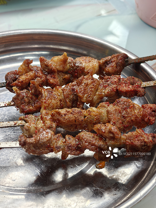 新疆特色美食-烤羊肉串图片素材