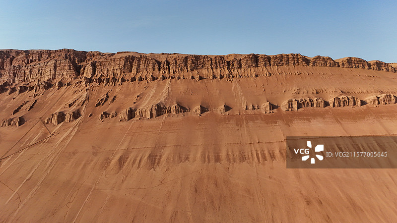 岁月侵蚀的自然奇观火焰山图片素材
