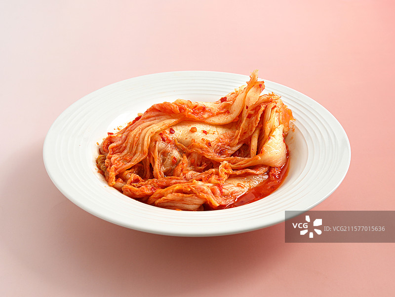 桌面上摆放着的家常菜美食朝鲜泡菜韩国泡菜图片素材