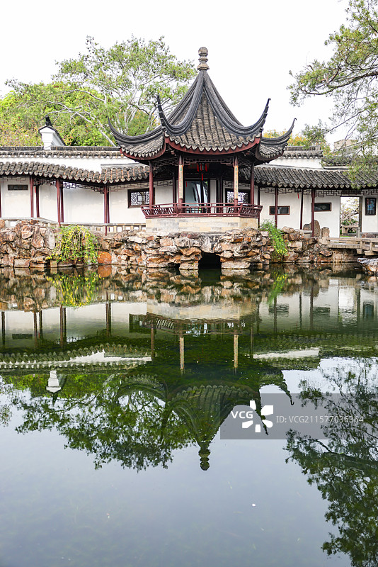 苏州园林之网师园园林建筑假山亭台楼榭花朵风光图片素材
