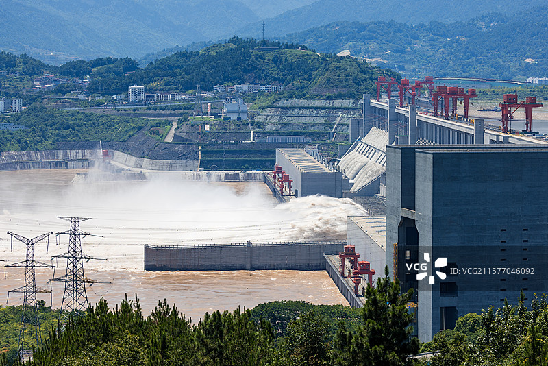 三峡大坝泄洪盛况图片素材