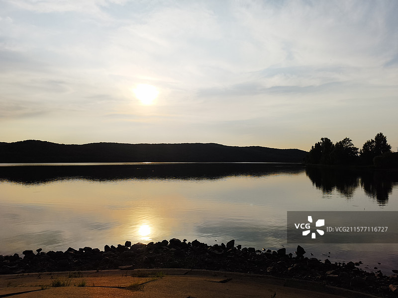 吉林省敦化市雁鸣湖镇大山水库日落图片素材