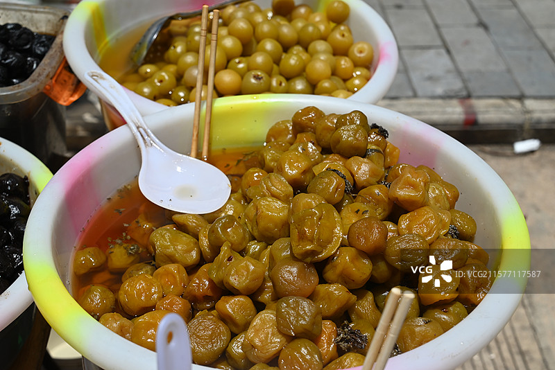 大理江尾集市  雕梅图片素材