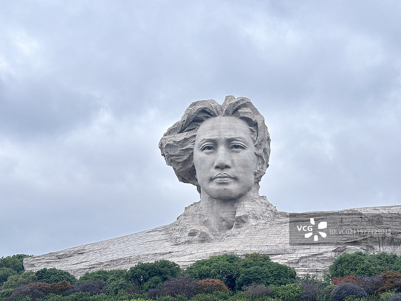 长沙橘子洲头的青年毛泽东塑像图片素材