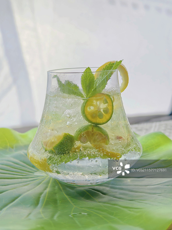 清凉一族图片素材