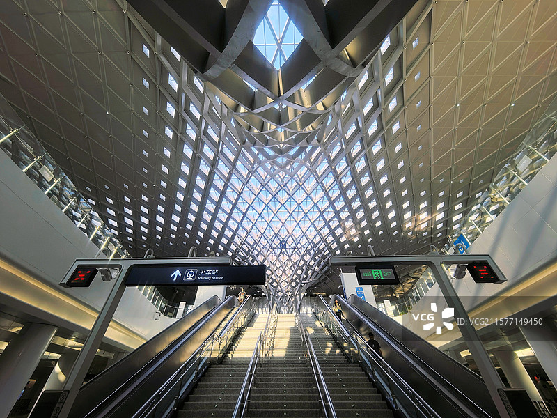 交错时空的交通枢纽·北京朝阳站图片素材