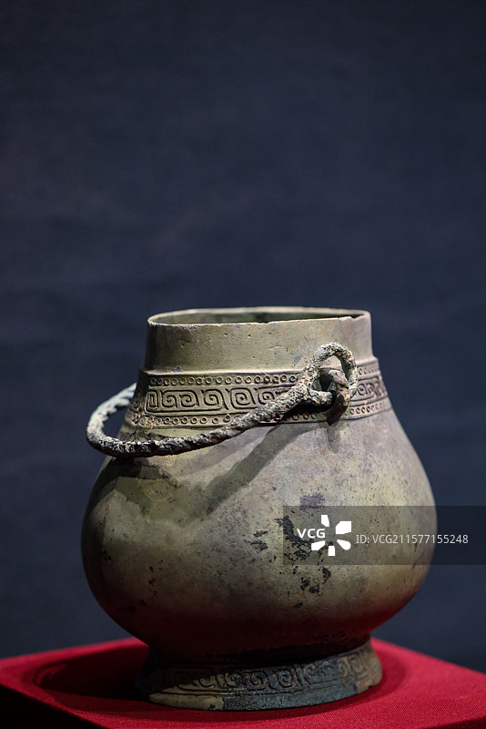 "天"卣商代河南省信阳市罗山县天湖墓地出土信阳博物馆北京大运河博物馆看见殷商中华文明起源展览图片素材