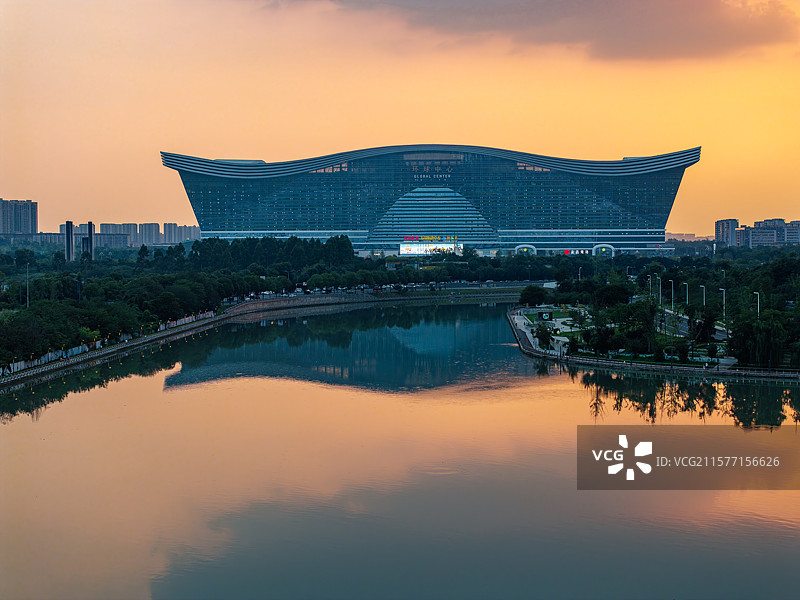 夕照环球中心成都图片素材