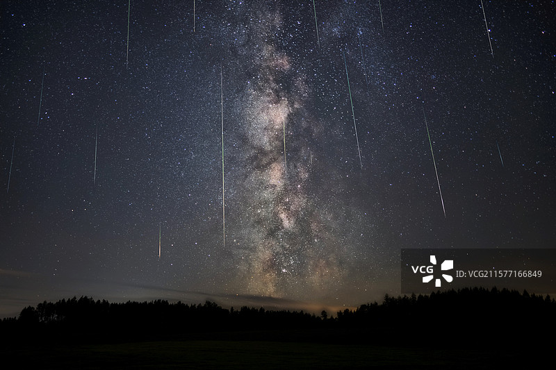 星空银河流星雨图片素材