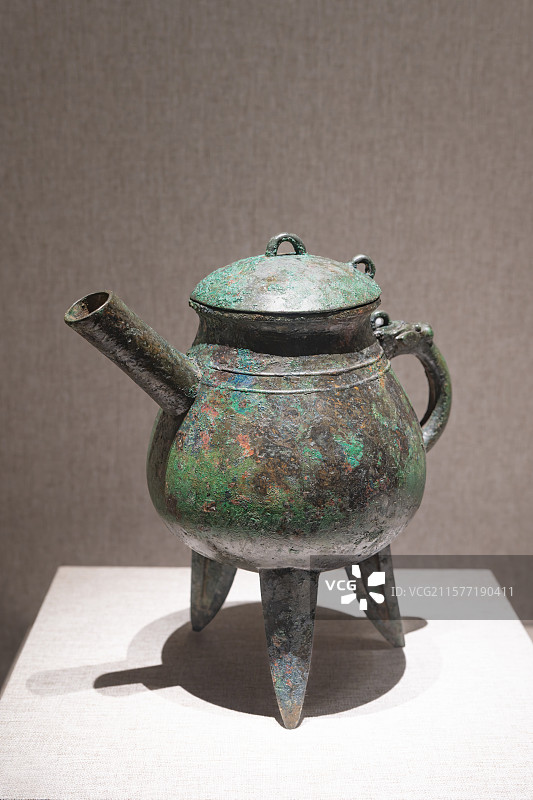 河南博物院 博物馆 文物 弦纹三足铜盉 酒器 西周 1961年鹤壁市庞村出土图片素材