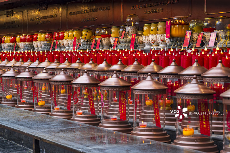 祈福灯笼-佛前一盏明灯图片素材