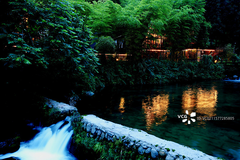 林泉夜语拍摄于四川省荥经水墨花溪谷图片素材