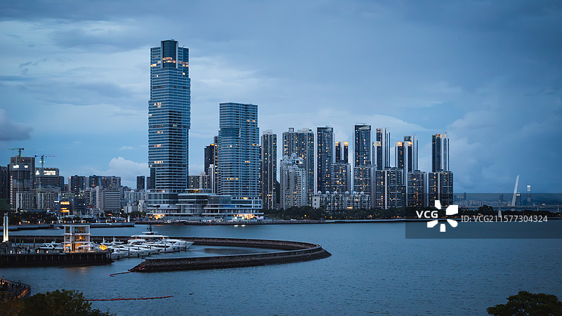 深圳k11蓝调时刻城市夜景图片素材