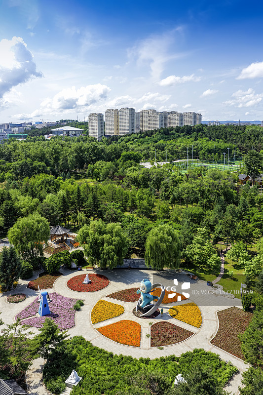 夏季，无人机航拍吉林省延边朝鲜族自治州延吉市人民公园。图片素材