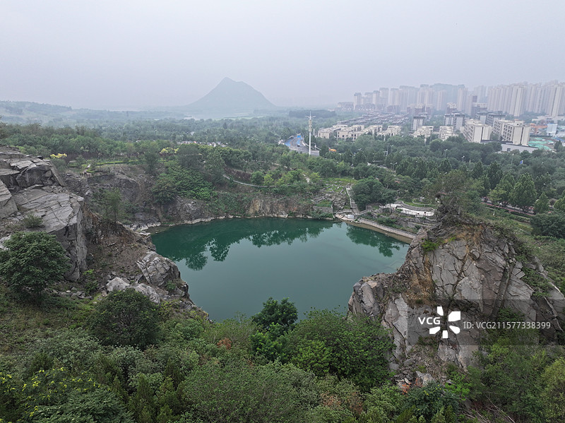 航拍夏季济南卧牛山地质公园风光图片素材
