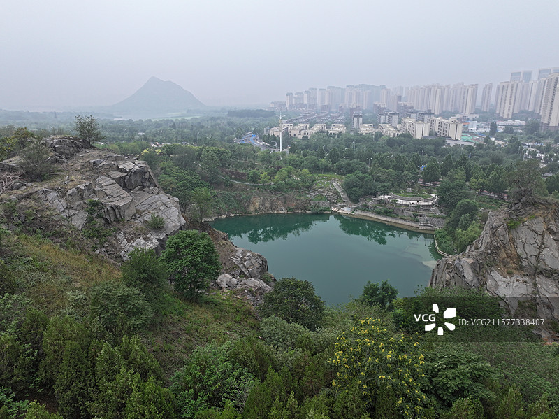 航拍夏季济南卧牛山地质公园风光图片素材